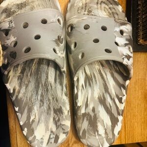CROCS Gray and Cream Swirl Slides